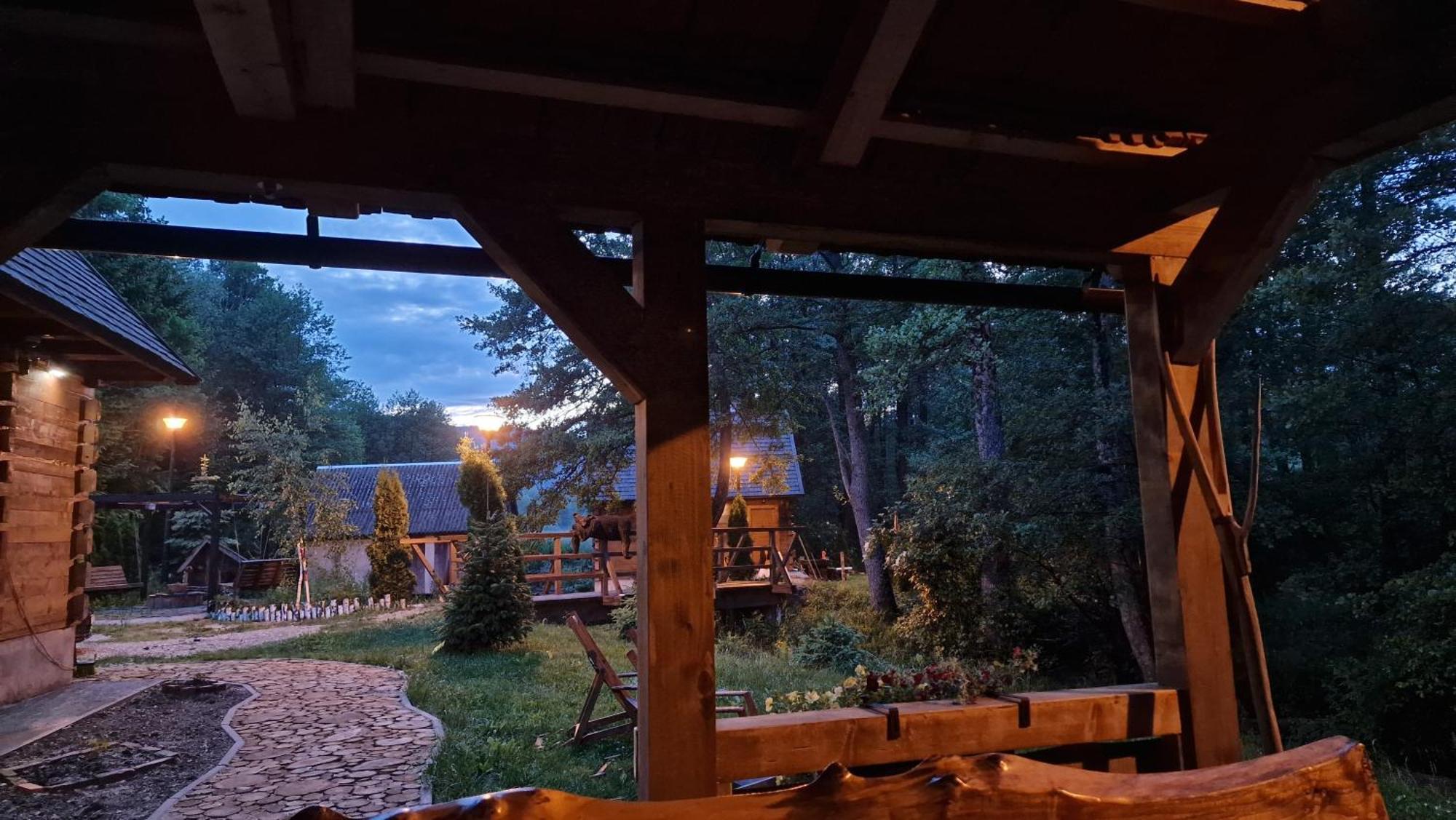 Vodenica Vrelo Chalets Vrelo Korenicko ห้อง รูปภาพ