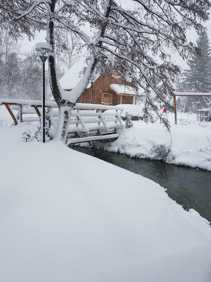 Vodenica Vrelo Chalets Vrelo Korenicko ภายนอก รูปภาพ