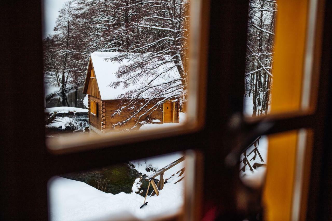 Vodenica Vrelo Chalets Vrelo Korenicko ภายนอก รูปภาพ