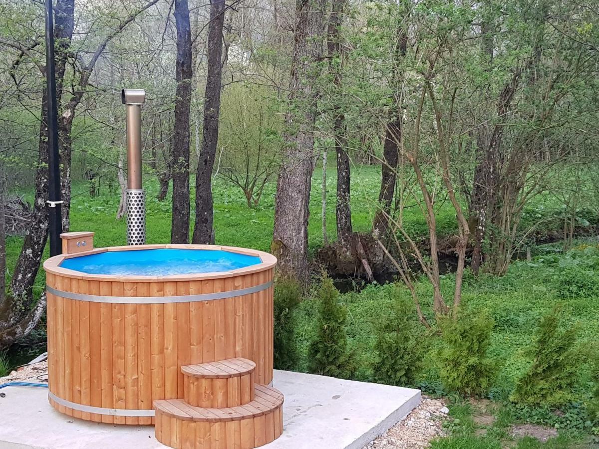 Vodenica Vrelo Chalets Vrelo Korenicko ภายนอก รูปภาพ