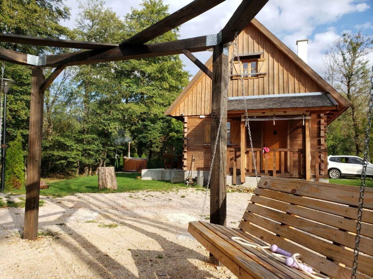 Vodenica Vrelo Chalets Vrelo Korenicko ภายนอก รูปภาพ