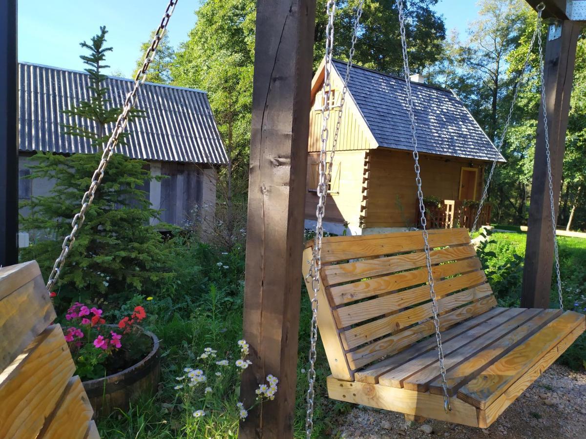 Vodenica Vrelo Chalets Vrelo Korenicko ภายนอก รูปภาพ