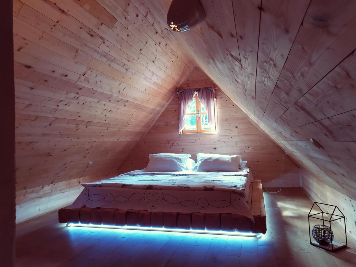 Vodenica Vrelo Chalets Vrelo Korenicko ภายนอก รูปภาพ